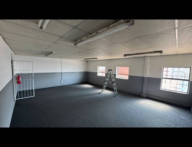 295M² WAREHOUSE TO LET IN EASTGATE
